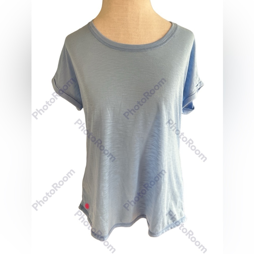 Lilly Pulitzer Luxletic Top Bryana Tee Size XS Summer Blue Lightweight T-Shirt